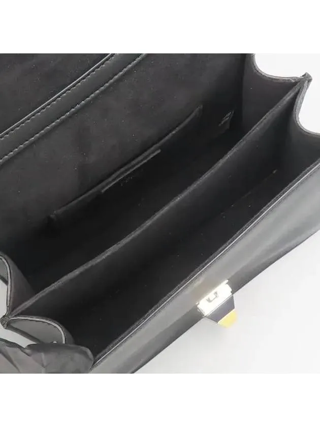 8M0381 Shoulder Bag