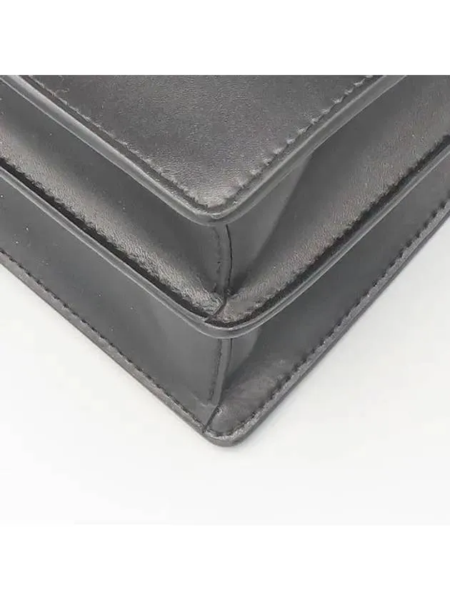 8M0381 Shoulder Bag
