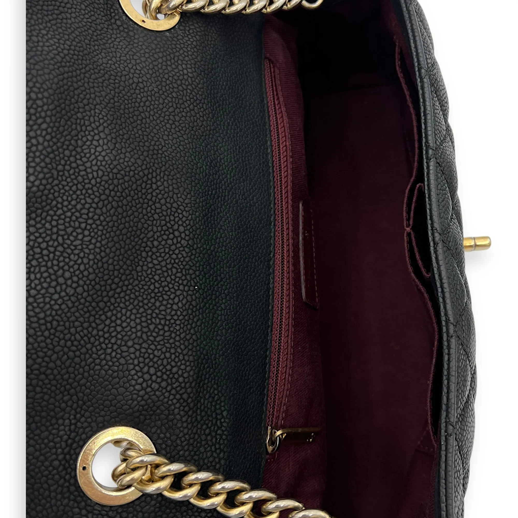 CC Medium Black Crossbody Bag in Caviar Leather, Gold hardware