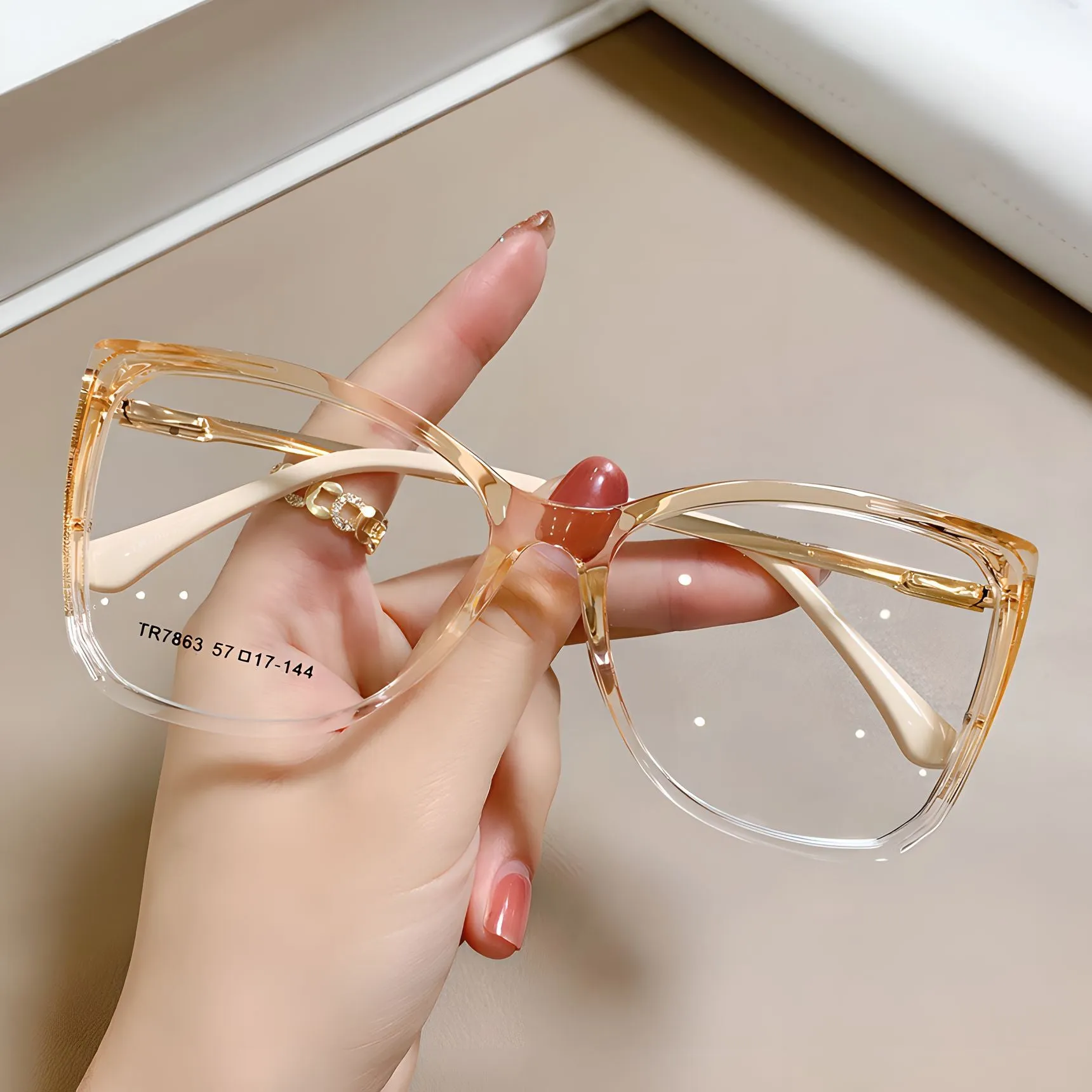 TXOME Irene Oval Glasses