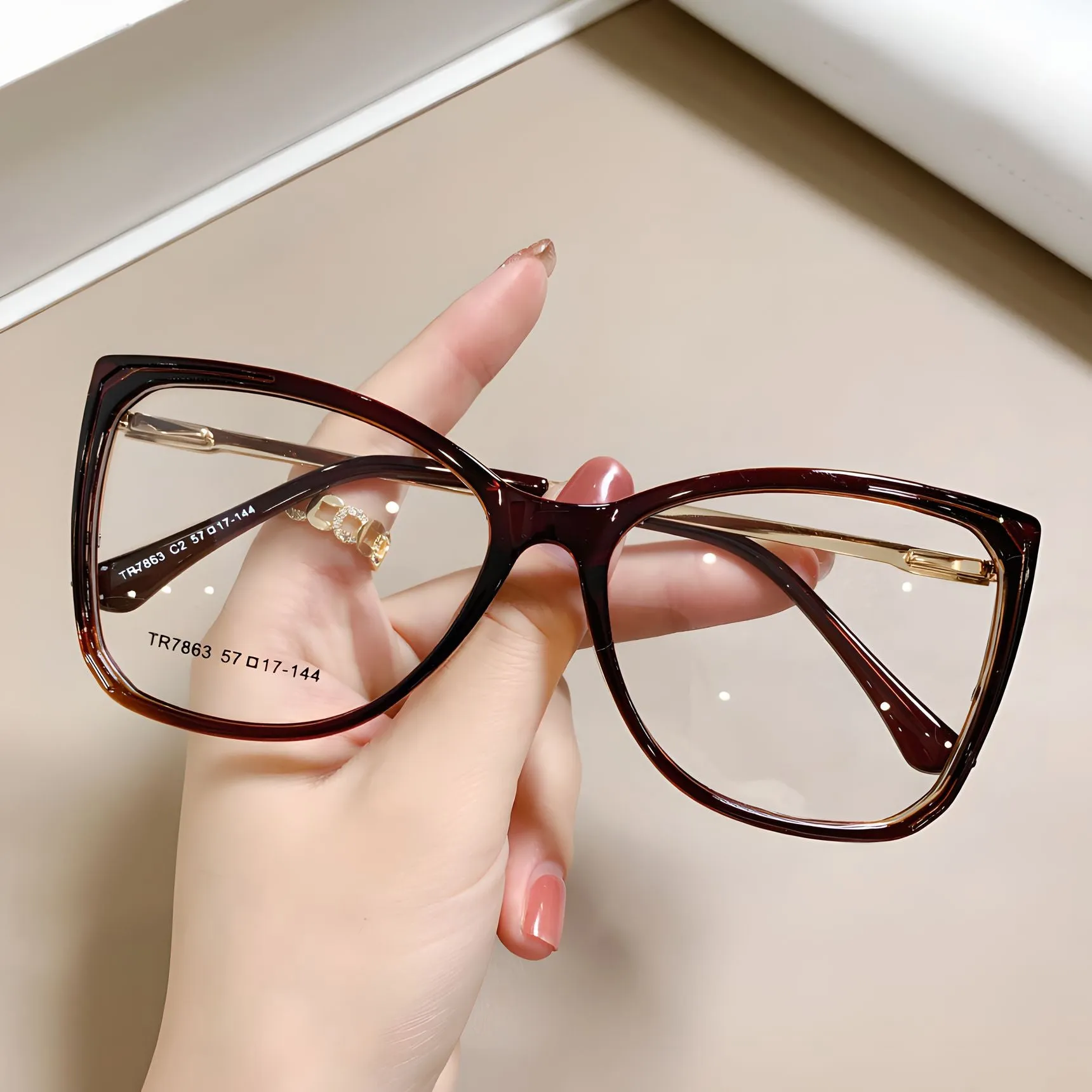 TXOME Irene Oval Glasses